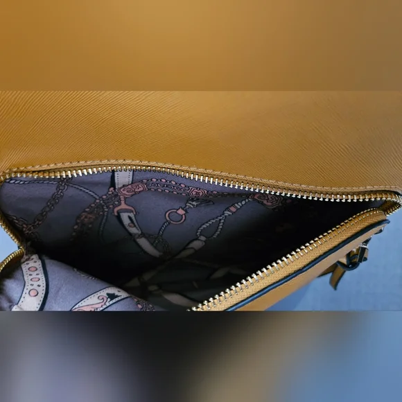 Backpack - Picture 5 of 5